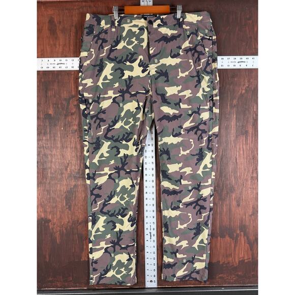 Savage Tacticians Trek Lightweight Activewear Pants M81 Camo Green Mens 40x32 - Picture 2 of 12